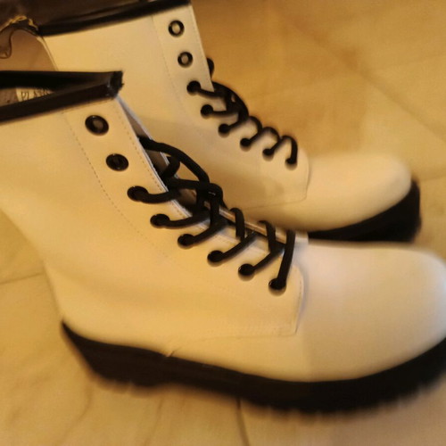 Mark Milan women's boots white size 38 new unworn