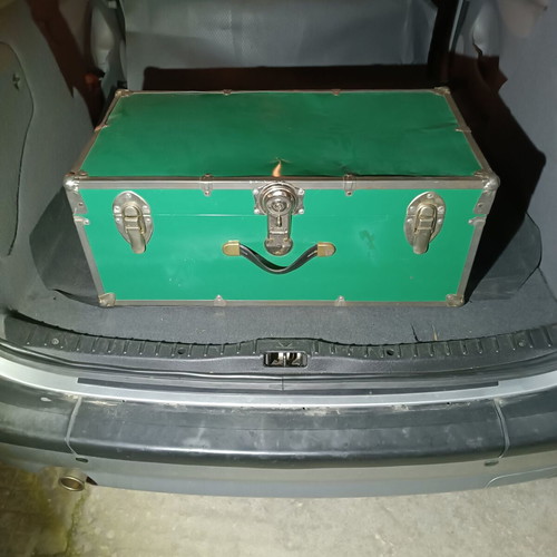Metal trunk used green 40x76x31 cm