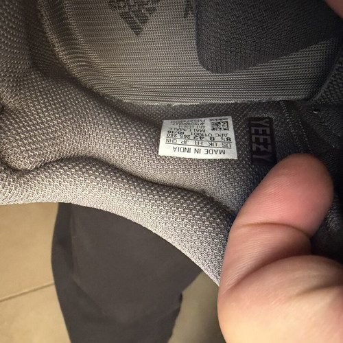Yeezy 700 sneakers size 42 like new, grey Adidas