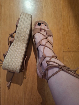 Pull & Bear ankle tie platform sandals like new, size 40, beige and brown
