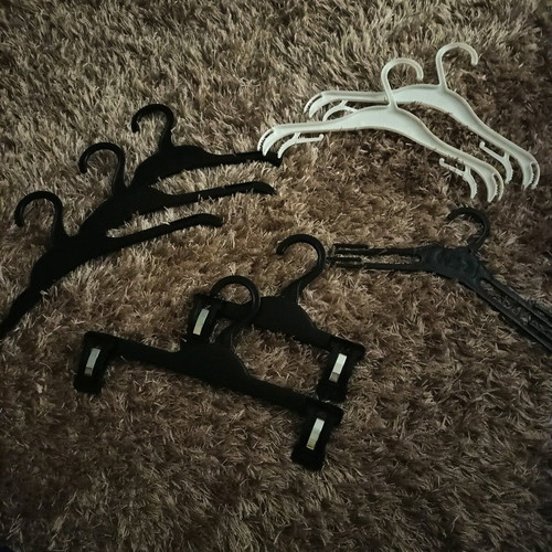 Set of children's hangers new