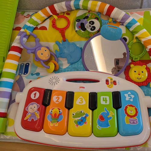 Fisher Price Baby Gym like new with gifts