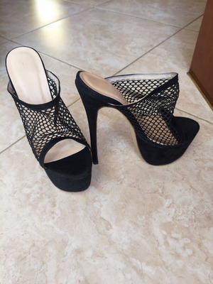 Black women's mule sandals like new, high heel, size 39