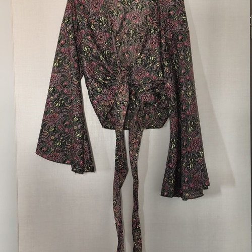 Boho wrap blouse with bell sleeves and tie, like new, multicolor