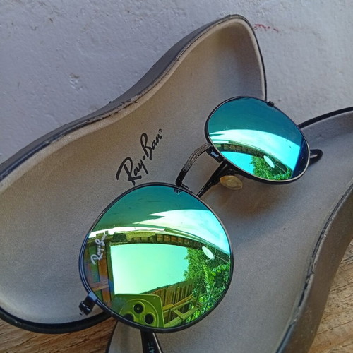Ray-Ban sunglasses used, mirrored, black with hard case