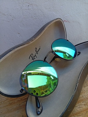 Ray-Ban sunglasses used, mirrored, black with hard case