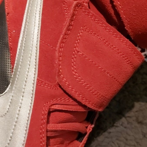 Athletic shoes new, size 46, red