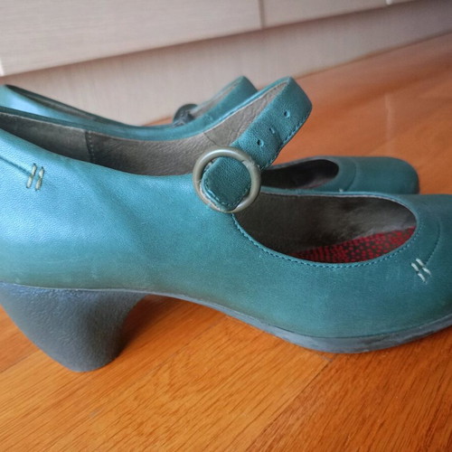 Camper Green Leather Pumps Size 36 Like New