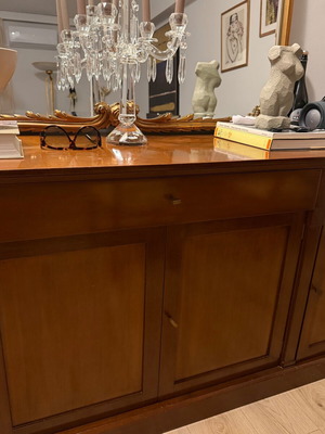 Μπουφές ΔΙΑ ΧΕΙΡΟΣ ΒΑΡΑΓΚΗ από ξύλο καρυδιάς σαν καινούργιος