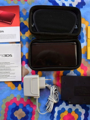 Nintendo 3DS (2011) complete set in excellent condition