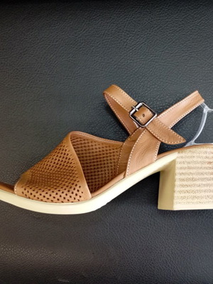 Leather sandals size 37, medium heel, soft leather sole, new