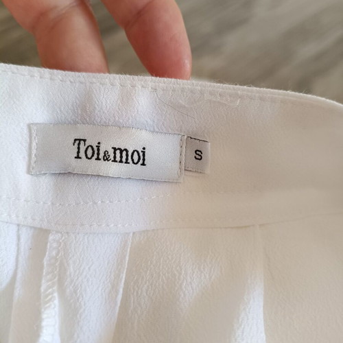 Toi&Moi white wide-leg pants and tropical lingerie top set