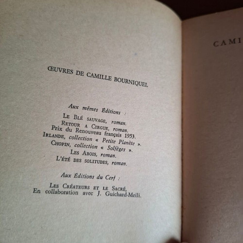 Set of 2 vintage French books Le Lac and Science de l'amour used