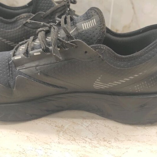 Nike Odyssey React Shield 2 sneakers used, size 46, black