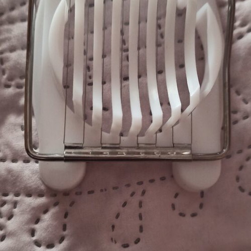 egg cutting tool