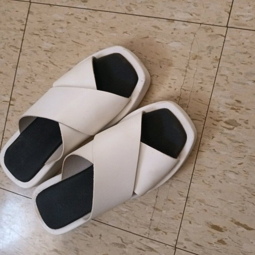 Arte Piedi slippers size 36 like new, white
