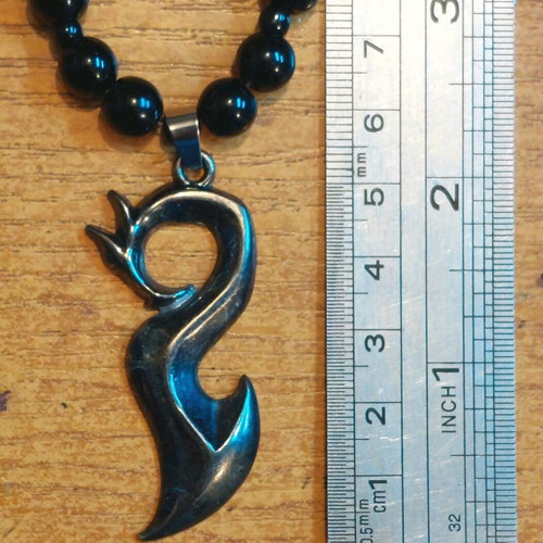 Hey Matau necklace new, Maori symbol with metal pendant and resin beads
