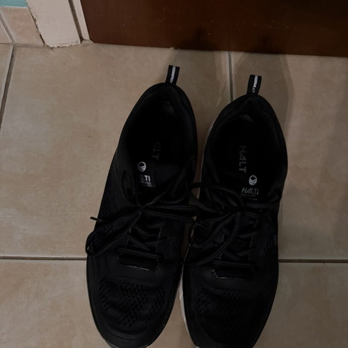 Halti athletic shoes used, size 45, black