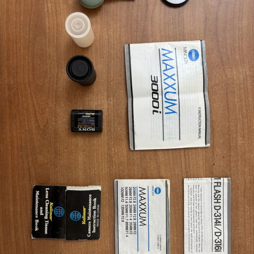 Minolta 3000i camera complete with carrying case like new