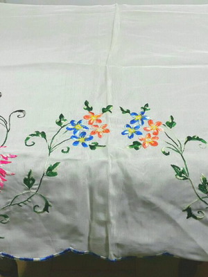 Εργόχειρο vintage χειροποίητο τραπεζομάντηλο σαν καινούργιο