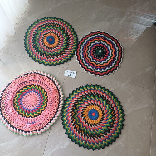 Pillows like new, set of 4, diameter 40cm
