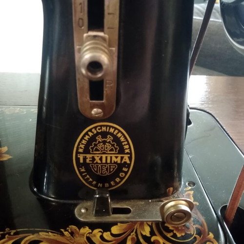 Veritas sewing machine used with cabinet