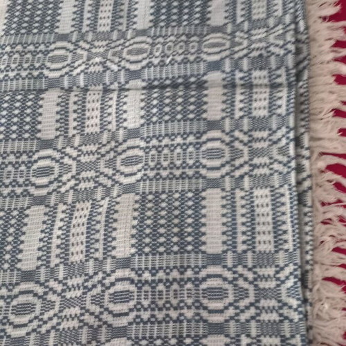 Woven blanket used 1.40x2.00 in good condition