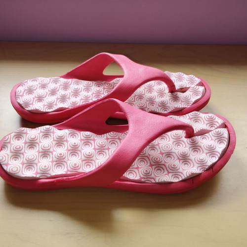 Red flip-flops like new, size 41