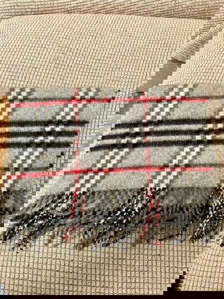 Burberry γκρι κασκόλ 50% cashmere 50%wool