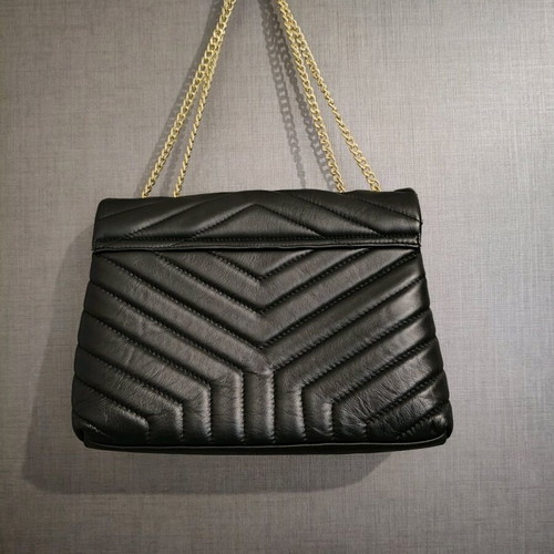 Guy Laroche leather bag like new, shoulder, black with chain