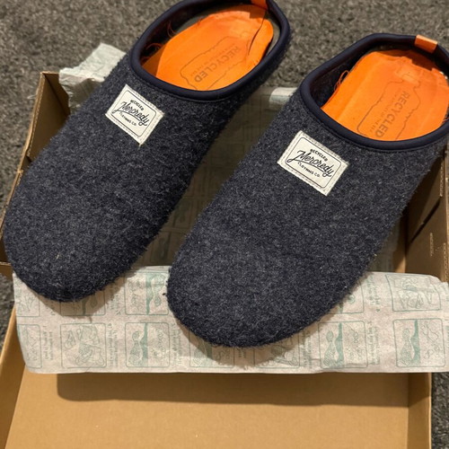 Mercredy slippers used, navy blue and orange, size 45