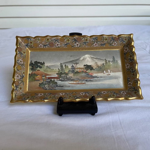 Satsuma Japanese plate used with stand, handmade antique