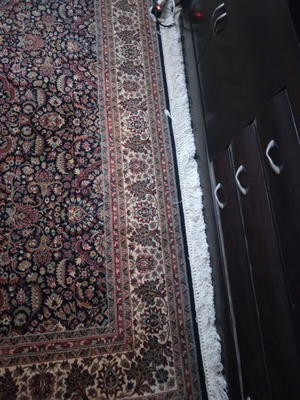 Wool rug like new