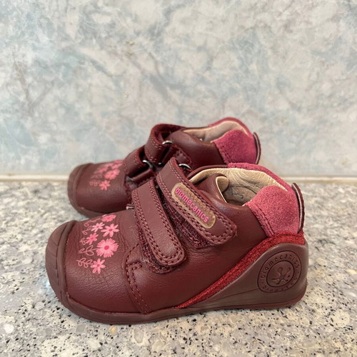 Biomecanics anatomical boots used, burgundy with floral design for girl