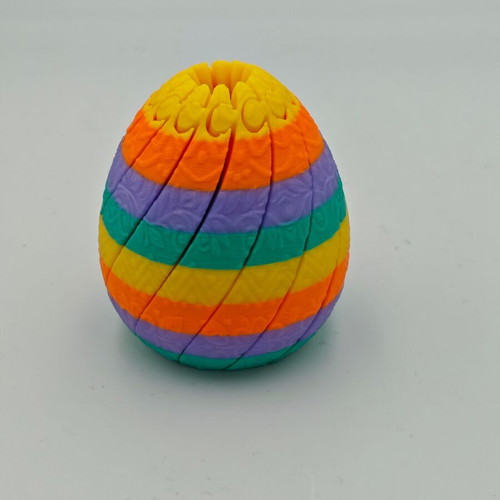 3D Printed Easter Egg Fidget new, colorful, articulated