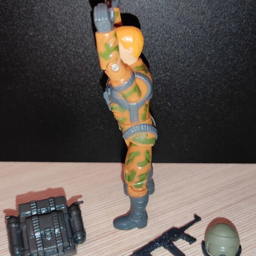 G.I.JOE Freefall (v1) 1990 action figure used with equipment