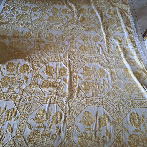 Quilt used, ask for dimensions