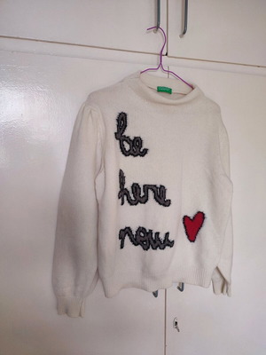 Benetton women's sweater large like new, beige with logo