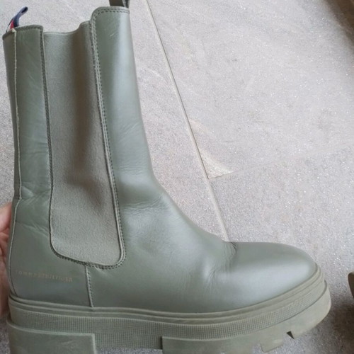 Chelsea boots Tommy Hilfiger like new, size 38, khaki