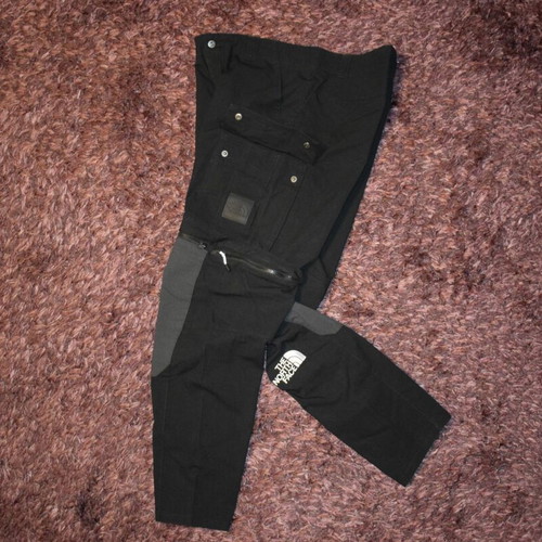 The North Face Anticline Cargo pants 2 in 1 like new, size 32, black