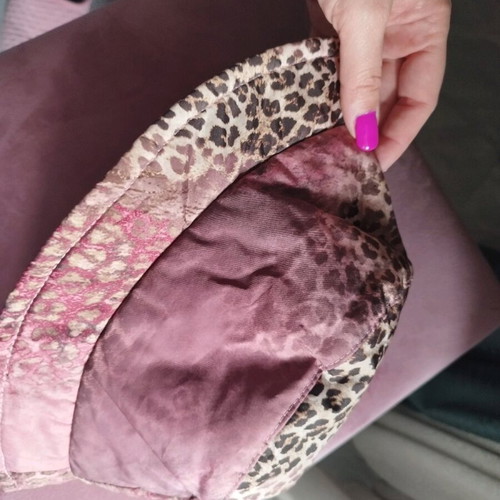 Bucket hat with leopard and pink new