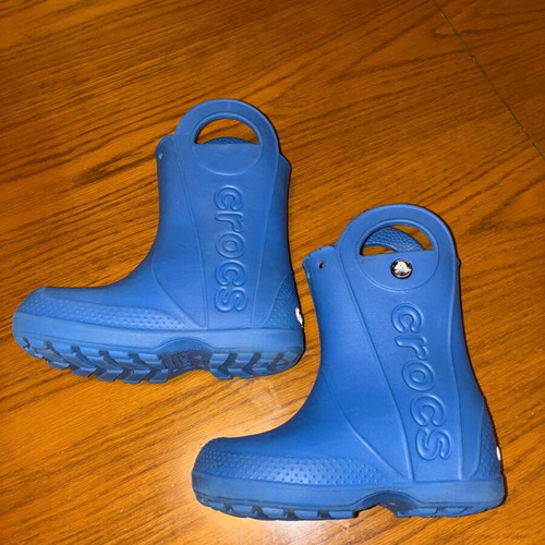 Crocs c11 blue rain boots size 28-29 like new