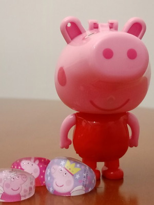 Φιγούρα Peppa Pig με 3 παιδικά δαχτυλίδια σαν καινούργιο