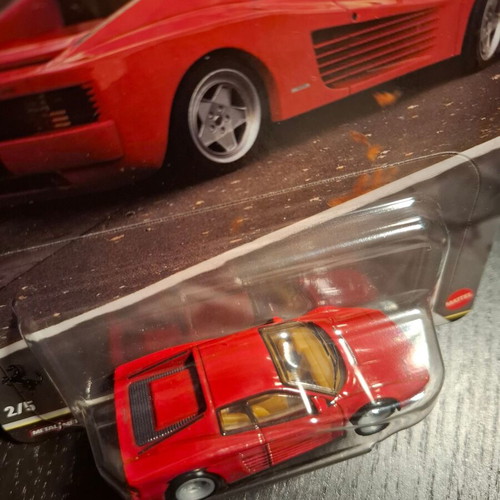 Hot Wheels Premium Ferrari Testarossa diecast car