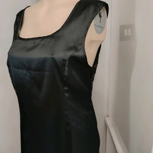 Black satin midi dress like new, size Large