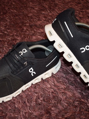 On Cloud 6 αθλητικά παπούτσια μεταχειρισμένα, μαύρα, μέγεθος 44