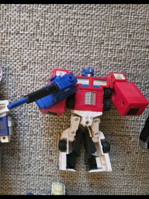 Transformers Earthspark Deluxe Optimus Prime 1993 figure used, very good condition