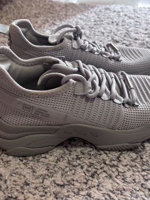 Steve Madden αθλητικά παπούτσια νούμερο 39 γκρι σαν καινούργια