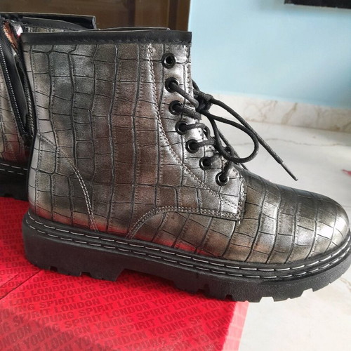Boots new, size 38