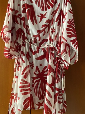 Women's kaftan H&M like new, sizes M L, white and red